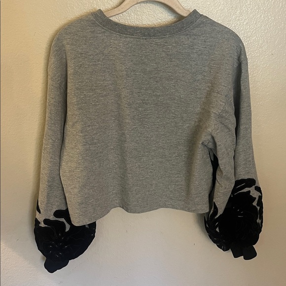 By Anthropologie Velvet Appliqué Sweatshirt Cropped XSP - Picture 5 of 6